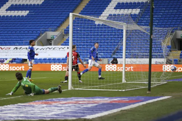 Kieffer Moore goal