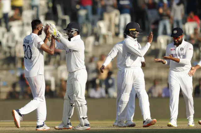 India celebrate wicket