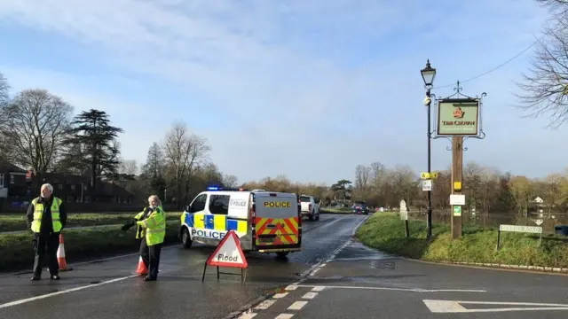 Cookham flooding / road closure