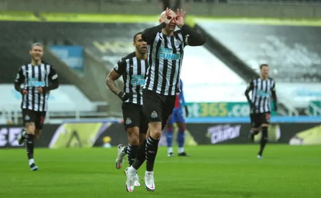 Jonjo Shelvey.