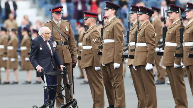 Captain Tom Moore with soldiers