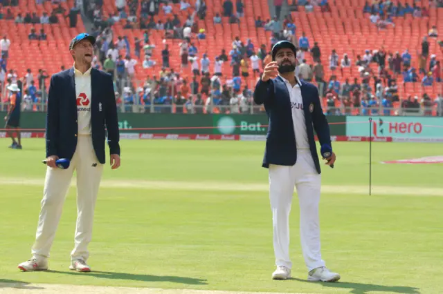 Virat Kohli and Joe Root