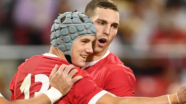 Jonathan Davies (left) with George North