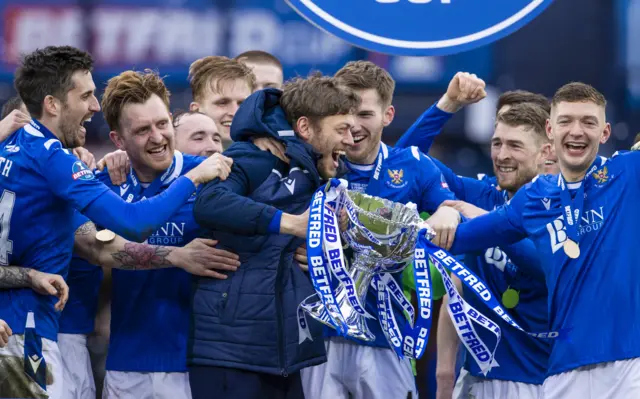 Murray Davidson lifts the League Cup