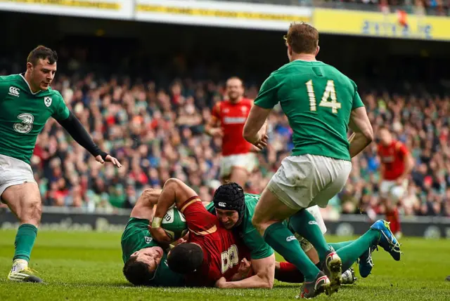 Faletau scores for Wales