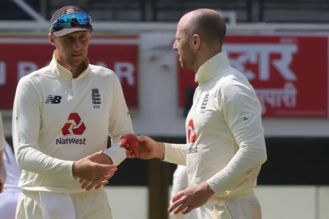 Joe Root and Jack Leach