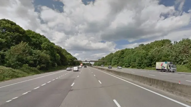 M1 northbound near junction 20