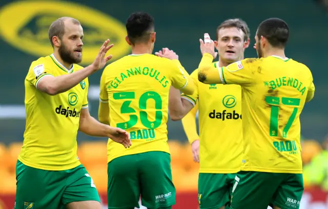 Norwich celebrate a Teemu Pukki goal