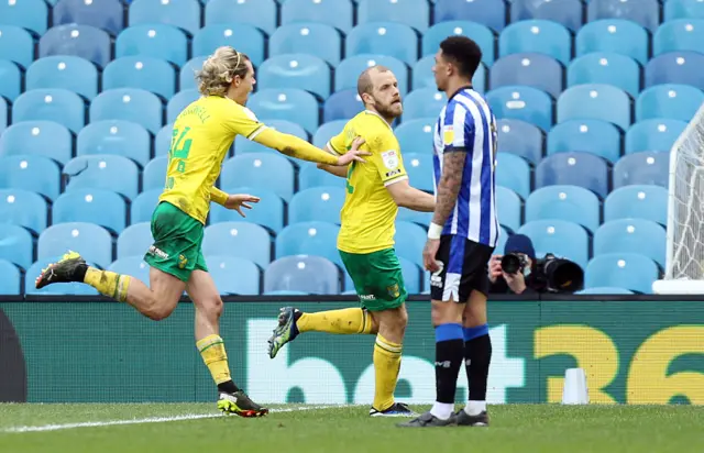 Teemu Pukki celebrates