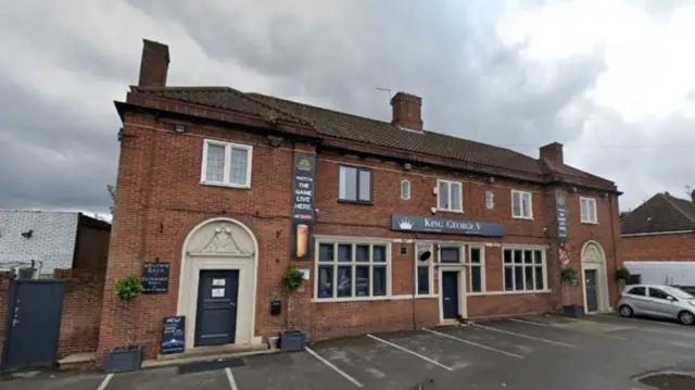 King George V pub in Wallows Lane, Walsall