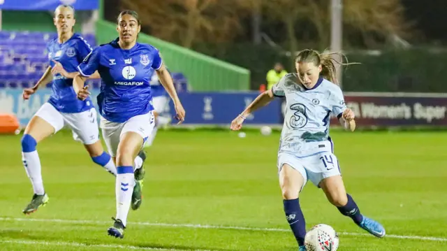 Fran Kirby scores