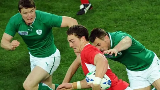 Brian O'Driscoll chases George North