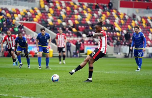 Ivan Toney scores a penalty