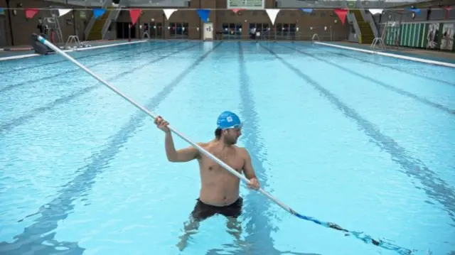 Charlton Lido preparations