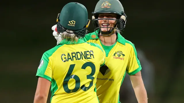 Ash Gardner and Ellyse Perry