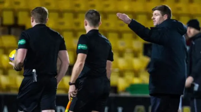 Rangers manager Steven Gerrard remonstrates with the referee