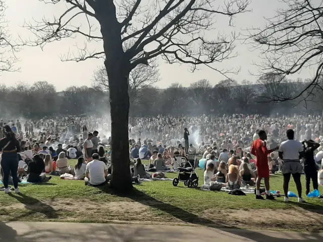 Crowds on Woodhouse Moor