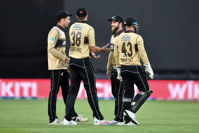 New Zealand celebrate taking a wicket against Australia