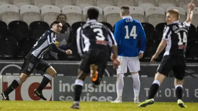 St Mirren celebrate against Rangers