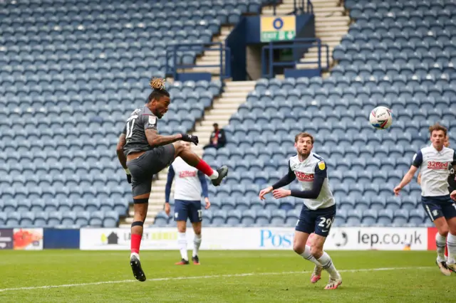 Ivan Toney heads in for Brentford