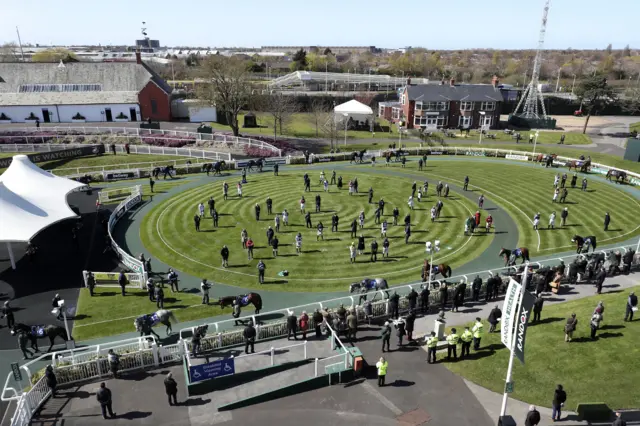 Jockeys hold minute's silence