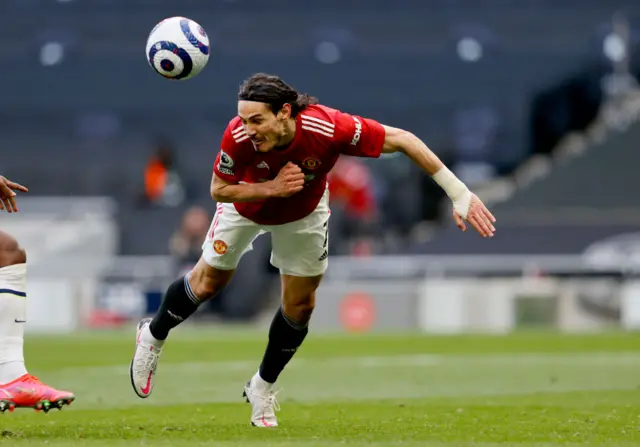 Edinson Cavani scores for Man Utd