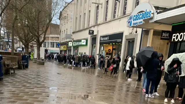 Primark queue