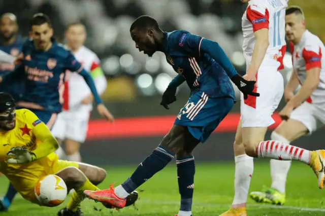 Nicolas Pepe celebrates