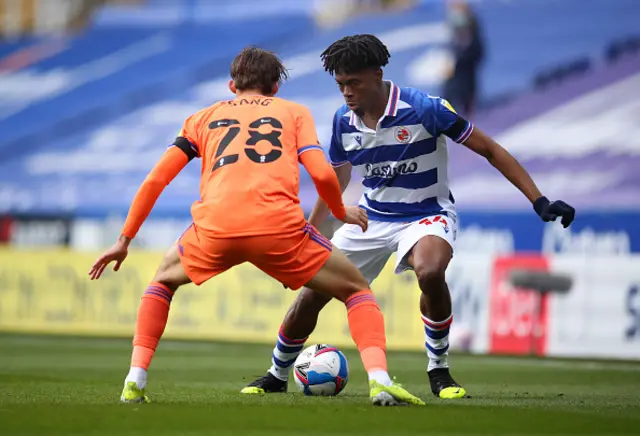 Reading v Cardiff match action