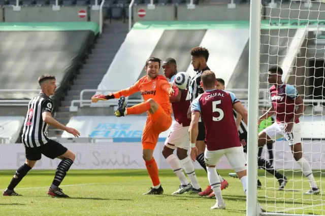 Joelinton, Newcastle United, West Ham United