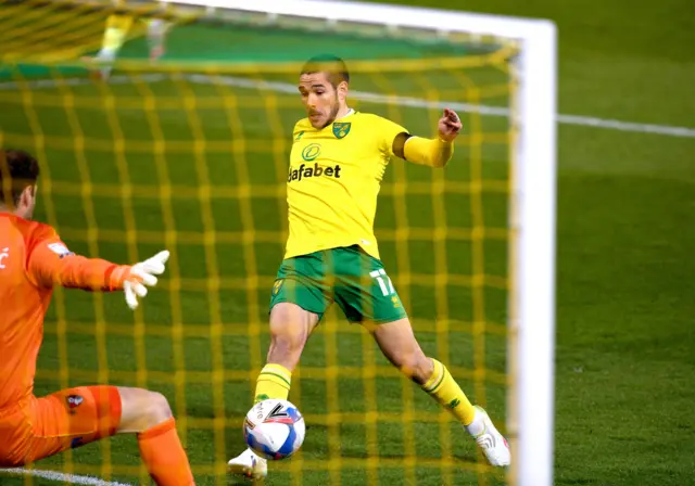 Emi Buendia scores for Norwich