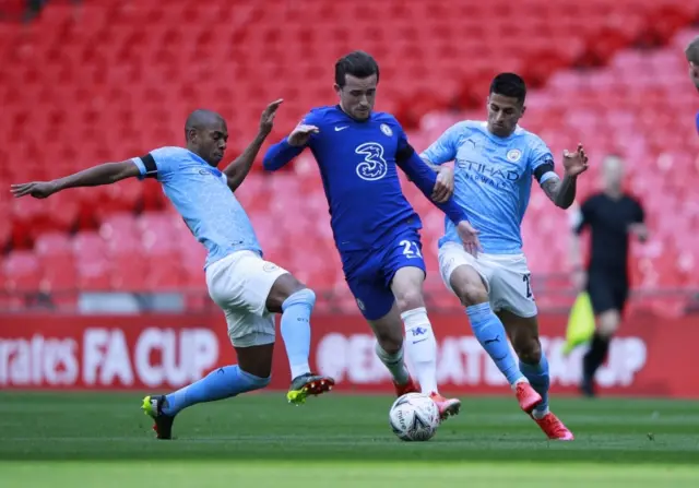 Fernandinho challenges Ben Chilwell