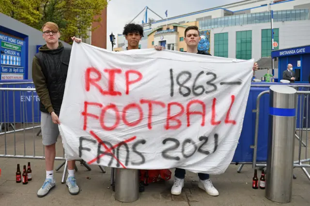 Fans protest outside Stamford Bridge