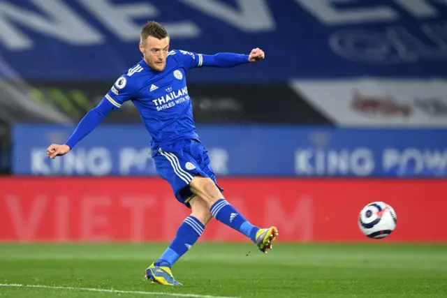 Jamie Vardy scores for Leicester