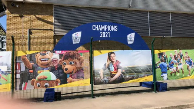 A Six Nations champion side behind fences at Twickenham Stoop