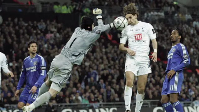 Jonathan Woodgate scores against Chelsea in the 2008 League Cup final