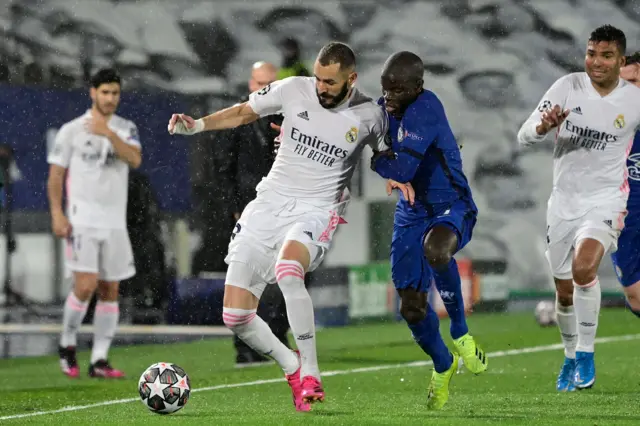 Ngolo Kante pressurises Karim Benzema