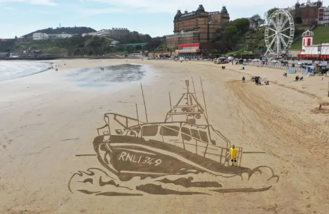 Sand art of 100m lifeboat