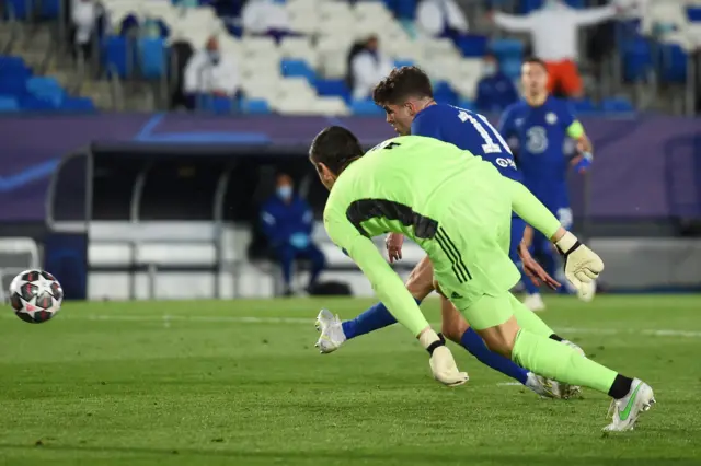 Christian Pulisic scores for Chelsea