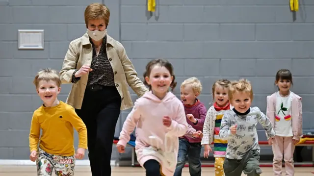 Nicola Sturgeon campaigning in Insch, Abedeenshire