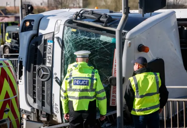 Bin lorry overturned