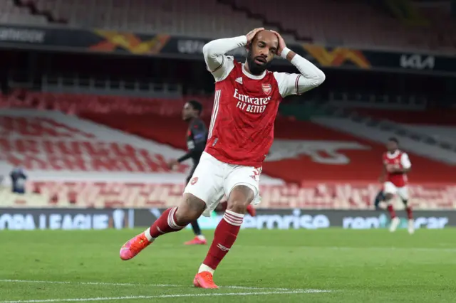 Alexandre Lacazette hits the bar for Arsenal