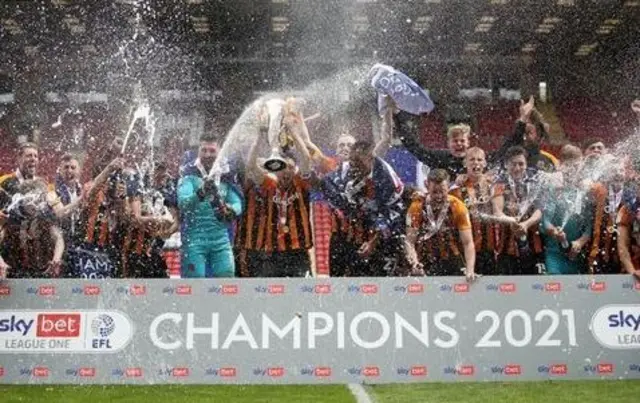 Hull City with trophy