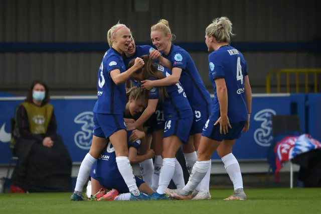 Chelsea celebrate against Bayern Munich in the semi-finals