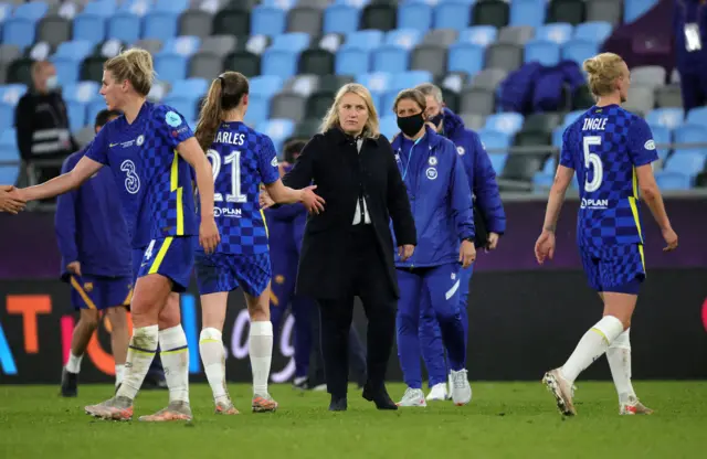 Emma Hayes consoles her players