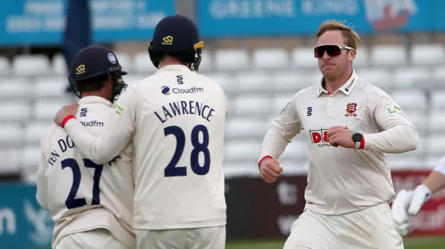 Simon Harmer takes a wicket