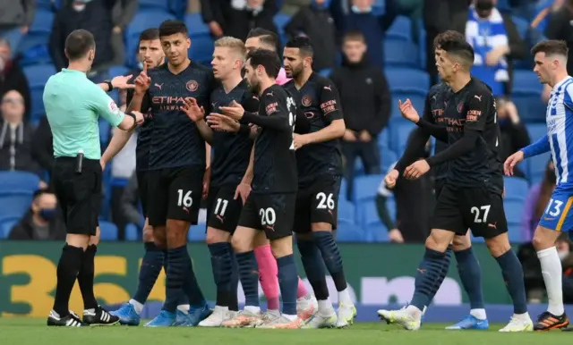 Man City players protest