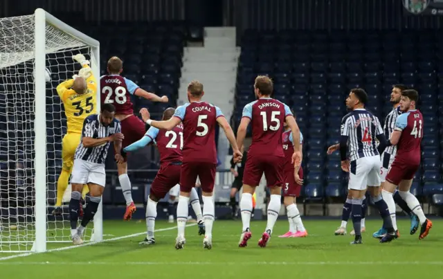 Tomas Soucek scores own goal for West Ham