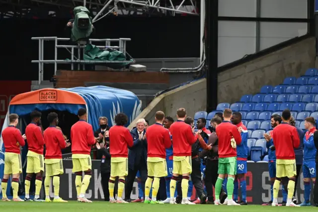 Roy Hodgson gets guard of honour