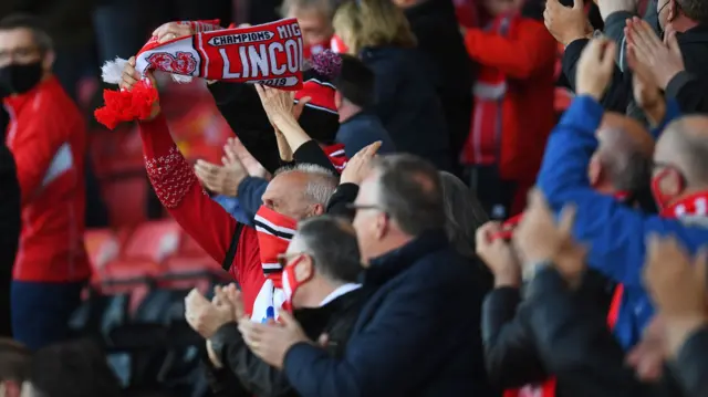 Lincoln fans celebrate